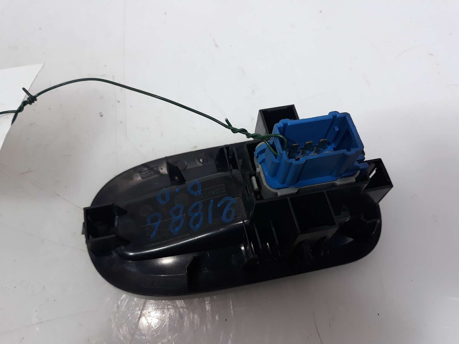 MANDO ELEVALUNAS DELANTERO DERECHO RENAULT MASTER KASTEN 2010- (8200548968 1511964)