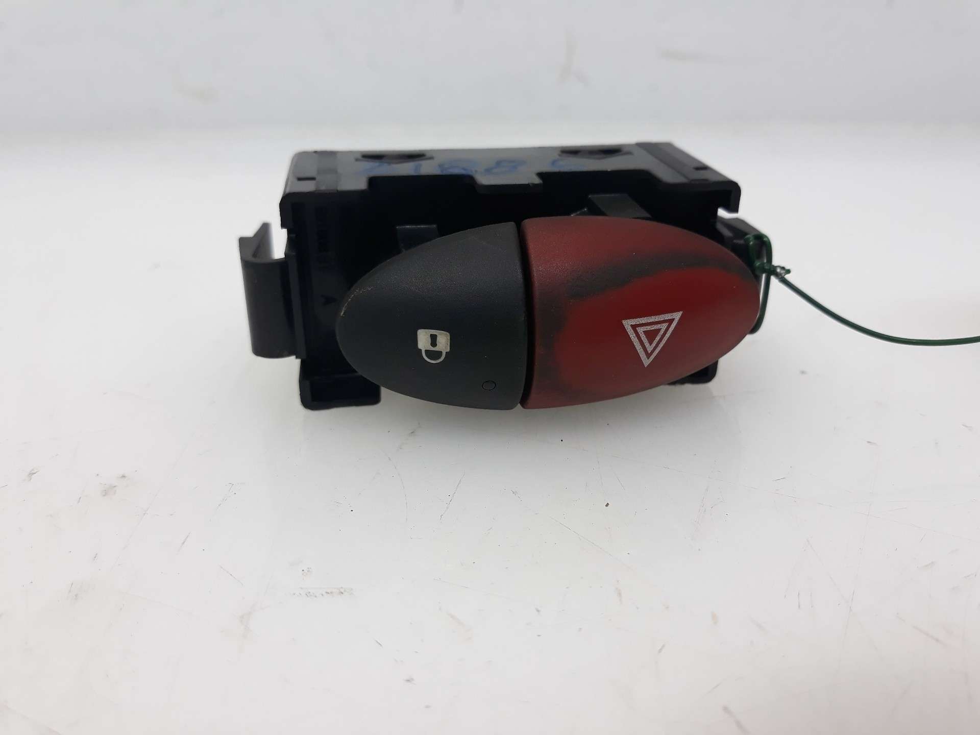 WARNING RENAULT MASTER KASTEN 2010- (E3160601 1511987)