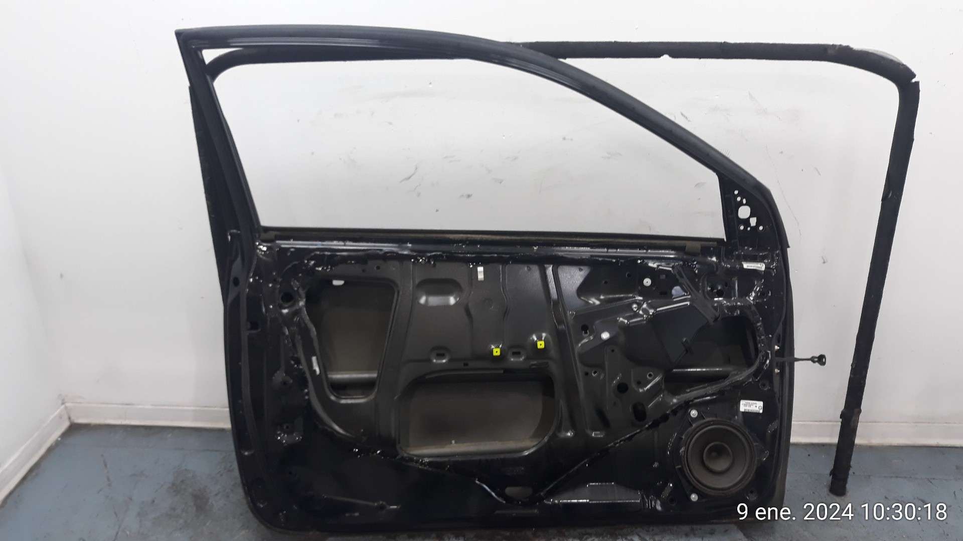 PUERTA DELANTERA IZQUIERDA TOYOTA COROLLA (E12) 2001-2007 (6700202151 1567981)