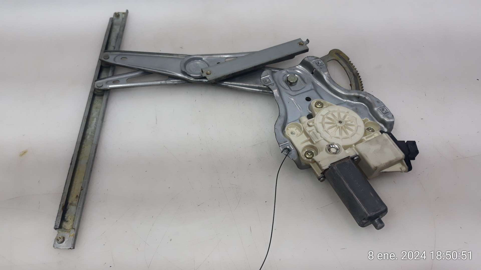 ELEVALUNAS DELANTERO DERECHO TOYOTA COROLLA (E12) 2001-2007 (6981002130 1568003)