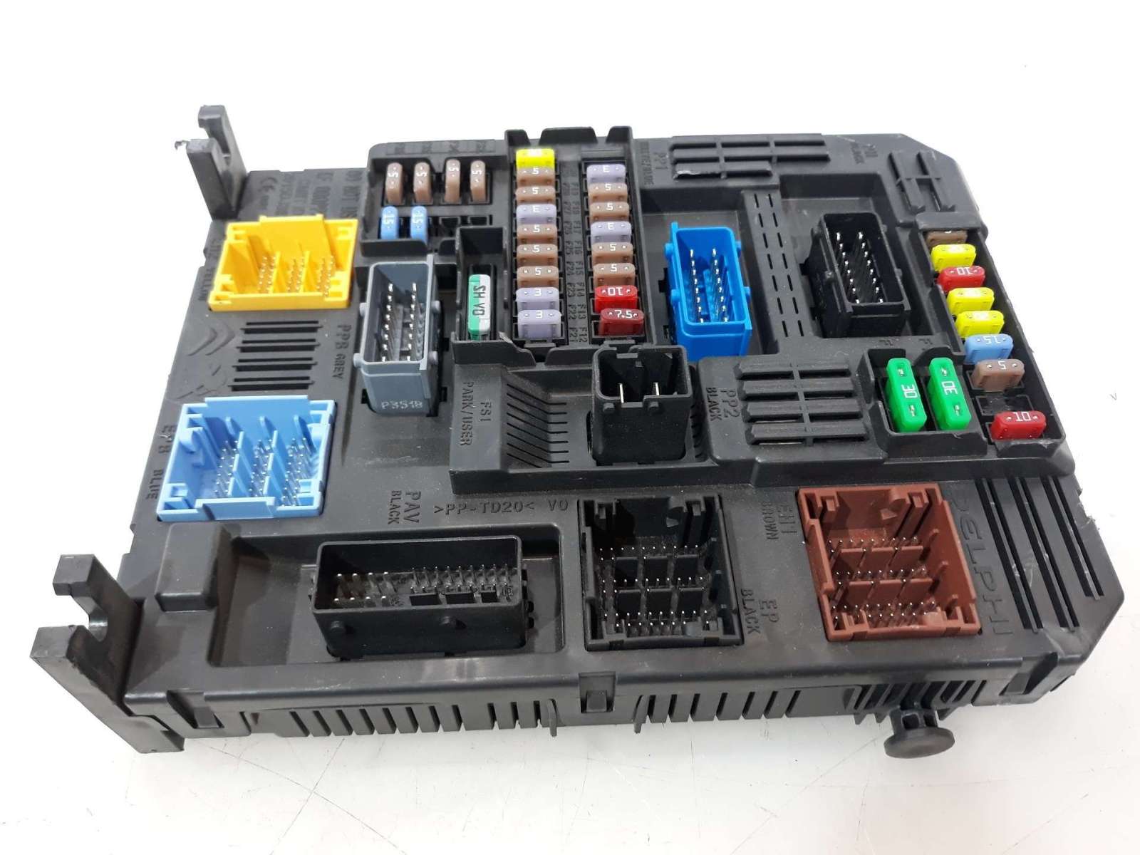 CAJA RELES / FUSIBLES CITROËN C3 2016- (9819851280 1449993)