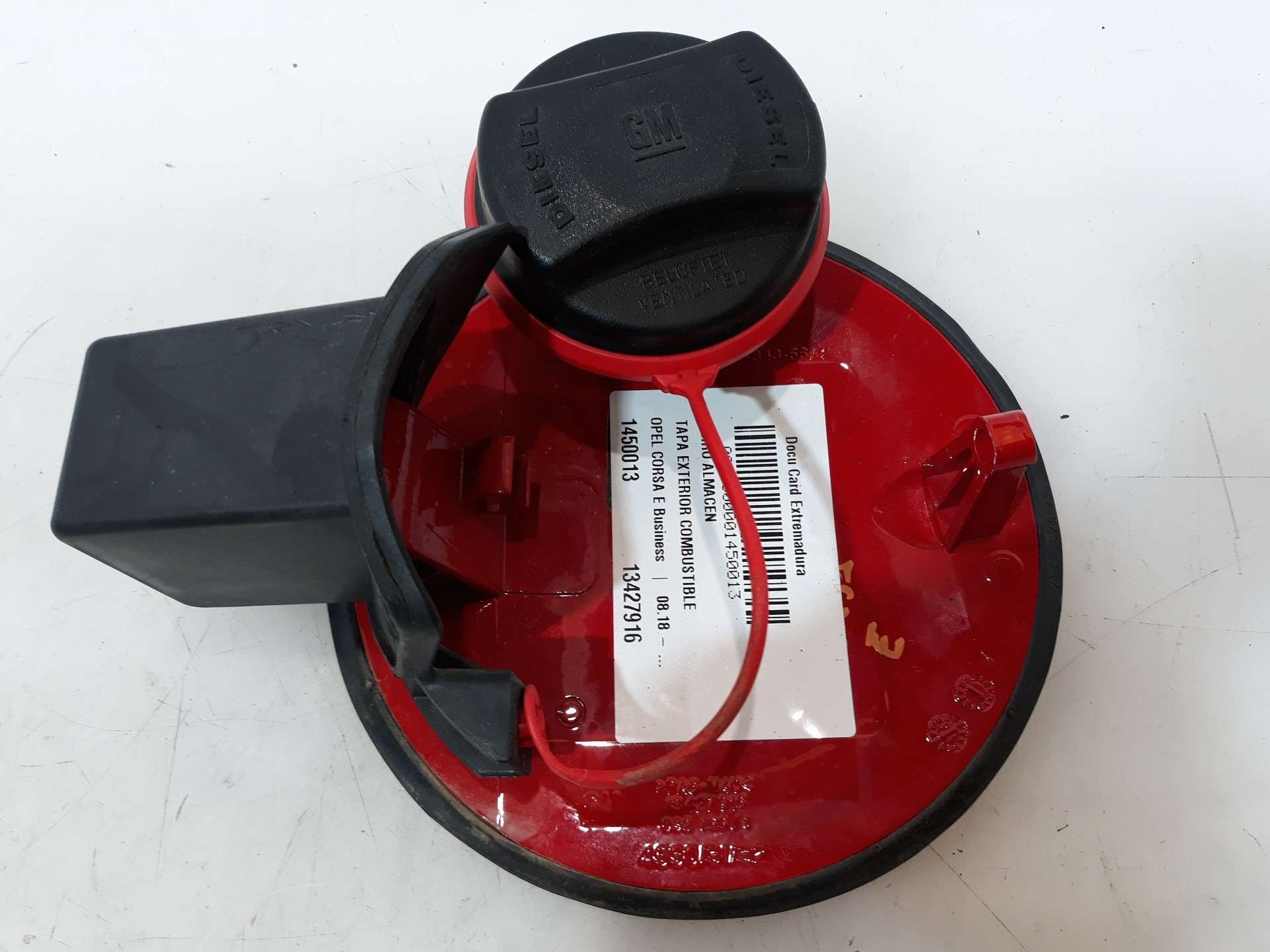 TAPA EXTERIOR COMBUSTIBLE OPEL CORSA E 2014- (13427916 1450013)