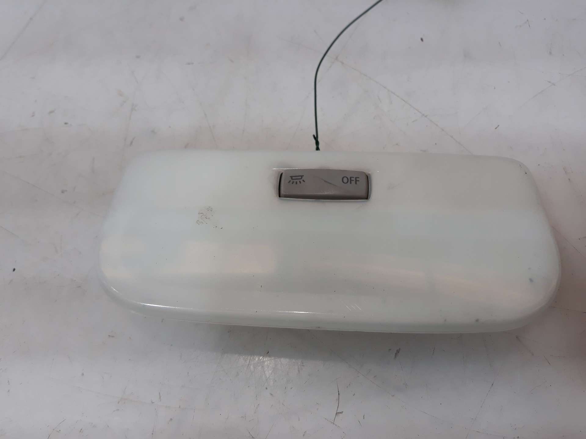 LUZ INTERIOR RENAULT MEGANE III BERLINA 5 P 2008-2016 (264300007R 1450350)