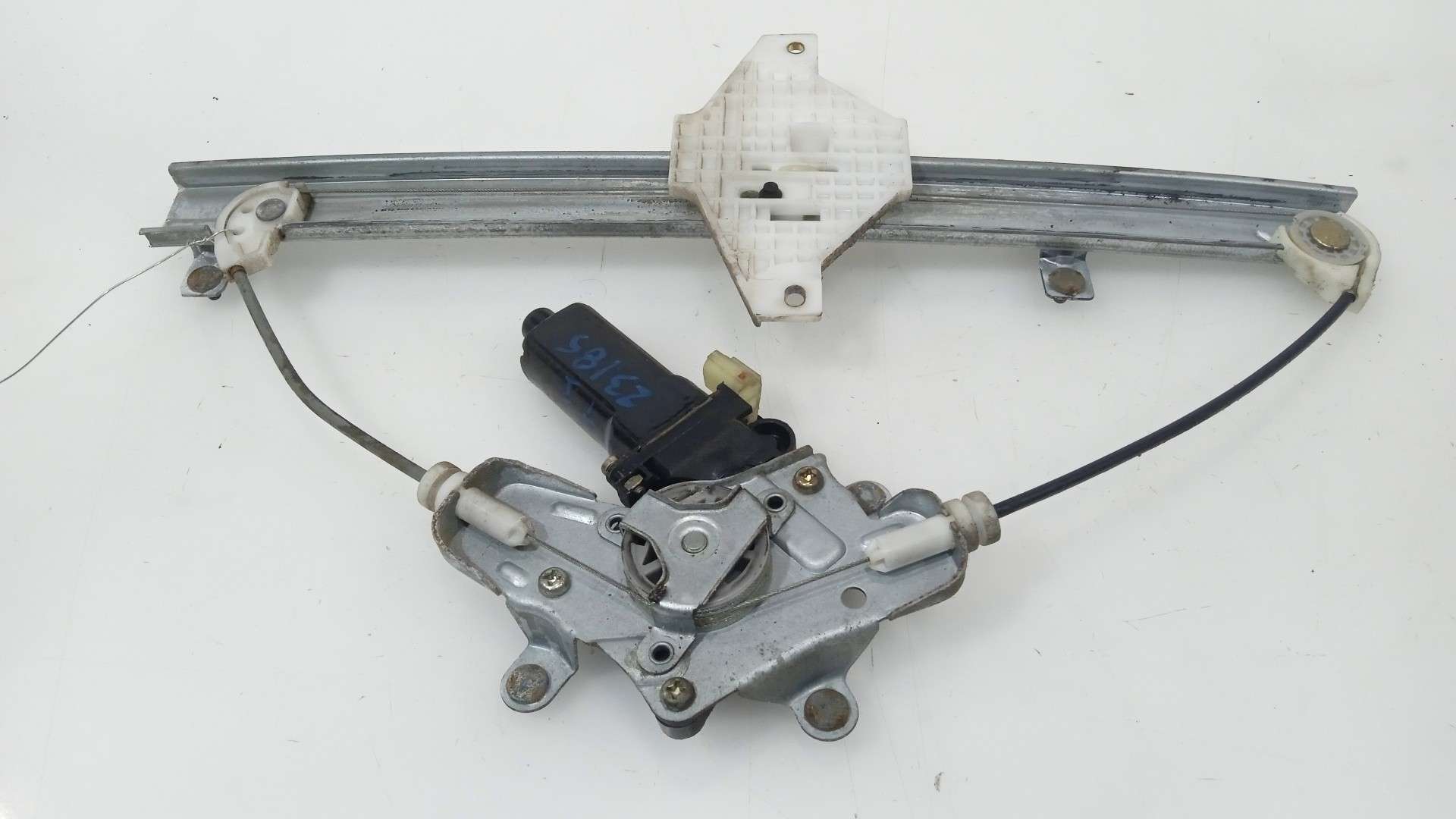 ELEVALUNAS TRASERO IZQUIERDO HYUNDAI TERRACAN (HP) 2001-2008 (83403H1000 1665725)