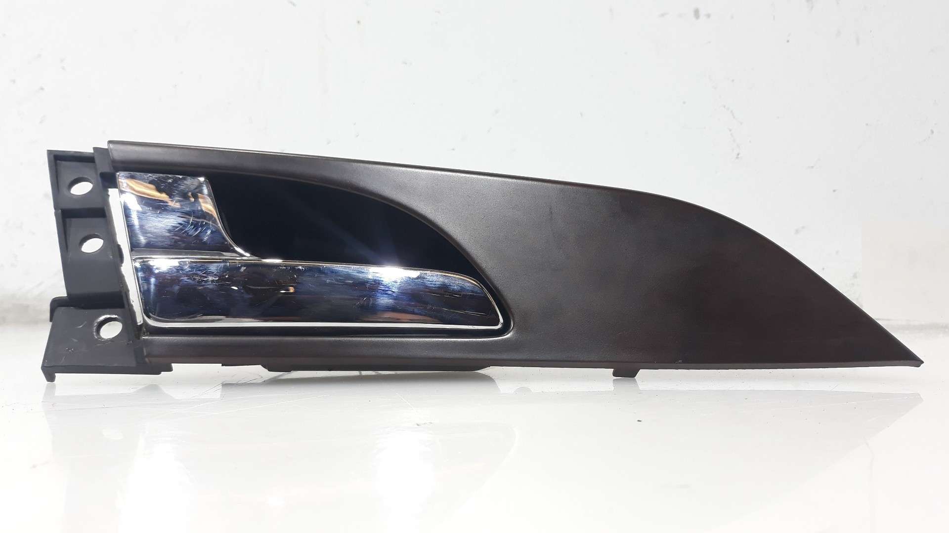 MANETA INTERIOR TRASERA IZQUIERDA SSANGYONG REXTON 2003-2012 (724KT08000 1568694)