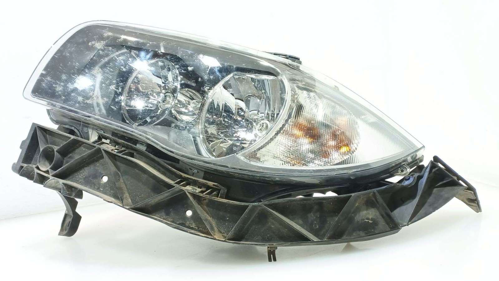 FARO IZQUIERDO BMW 1 (E87) 2003-2013 (63117249649 1668668)