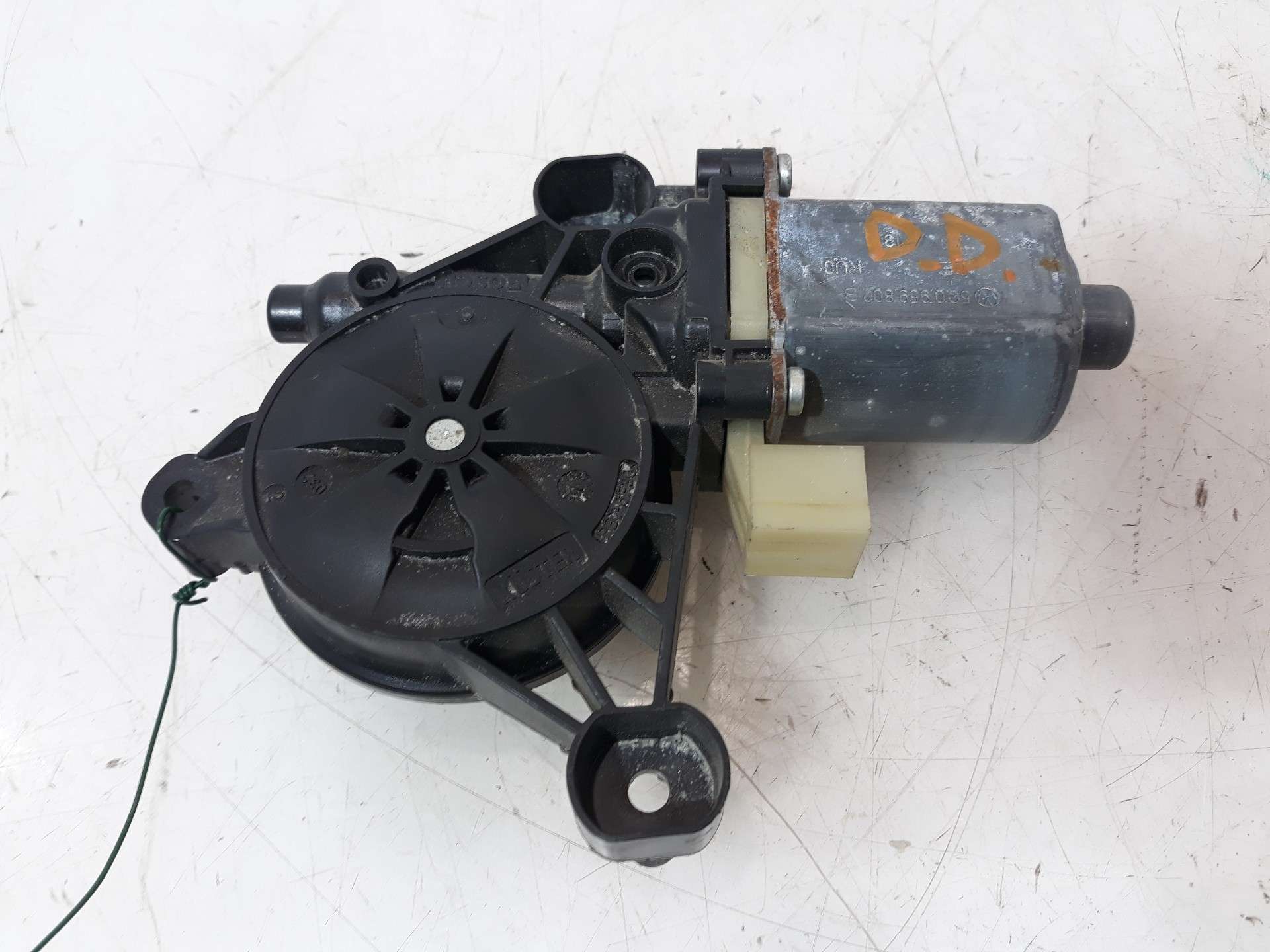 MOTOR ELEVALUNAS DELANTERO DERECHO SEAT LEON (5F1) 2012- (5Q0959802B 1515388)