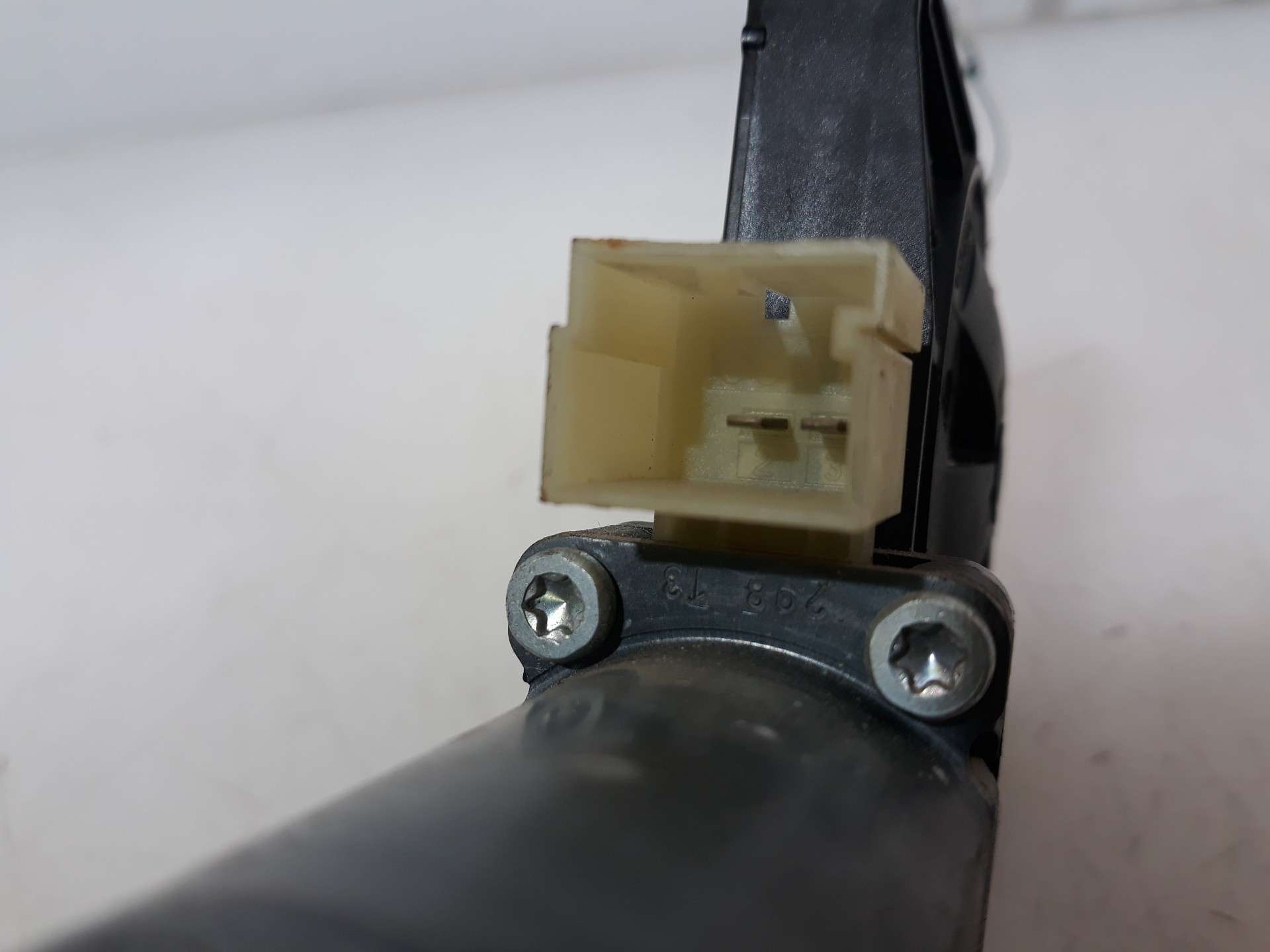 MOTOR ELEVALUNAS DELANTERO DERECHO SEAT LEON (5F1) 2012- (5Q0959802B 1515388)