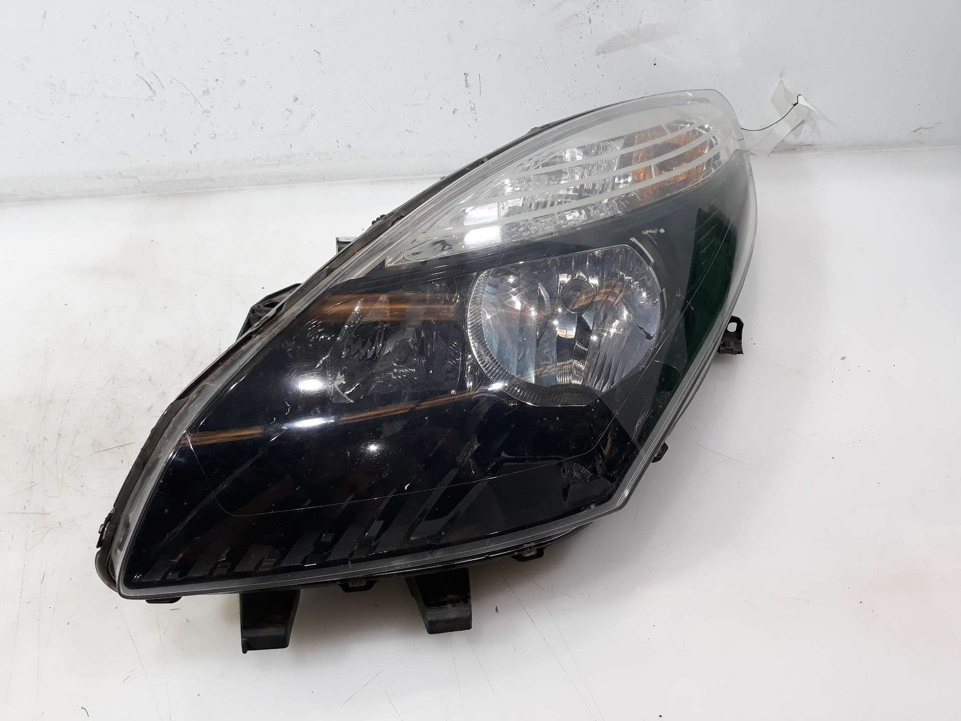 FARO IZQUIERDO RENAULT SCENIC III 2009-2016 (260600023R 1515603)