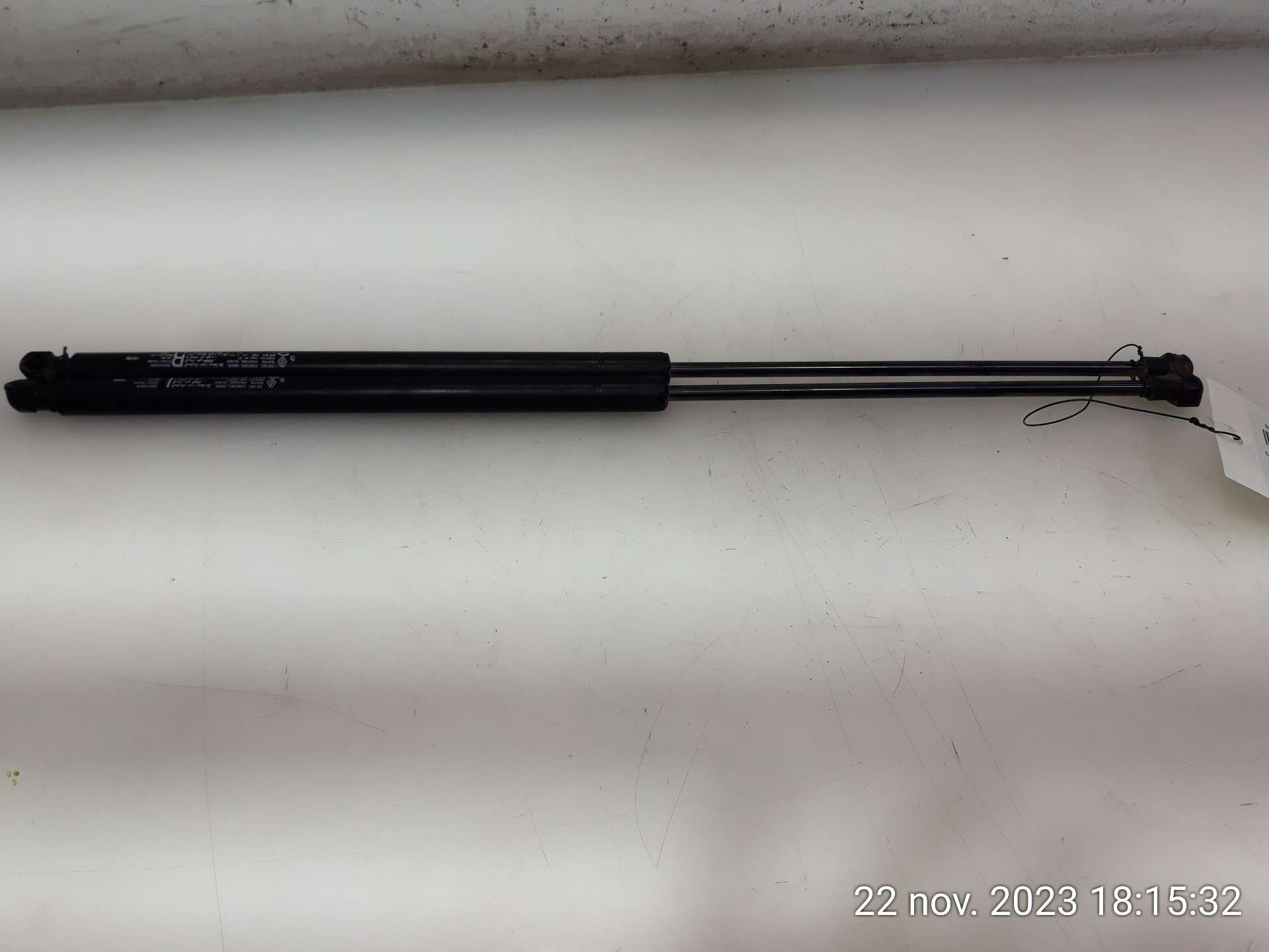 AMORTIGUADORES MALETERO / PORTON RENAULT KOLEOS 2008-2015 (904505599R 1572881)