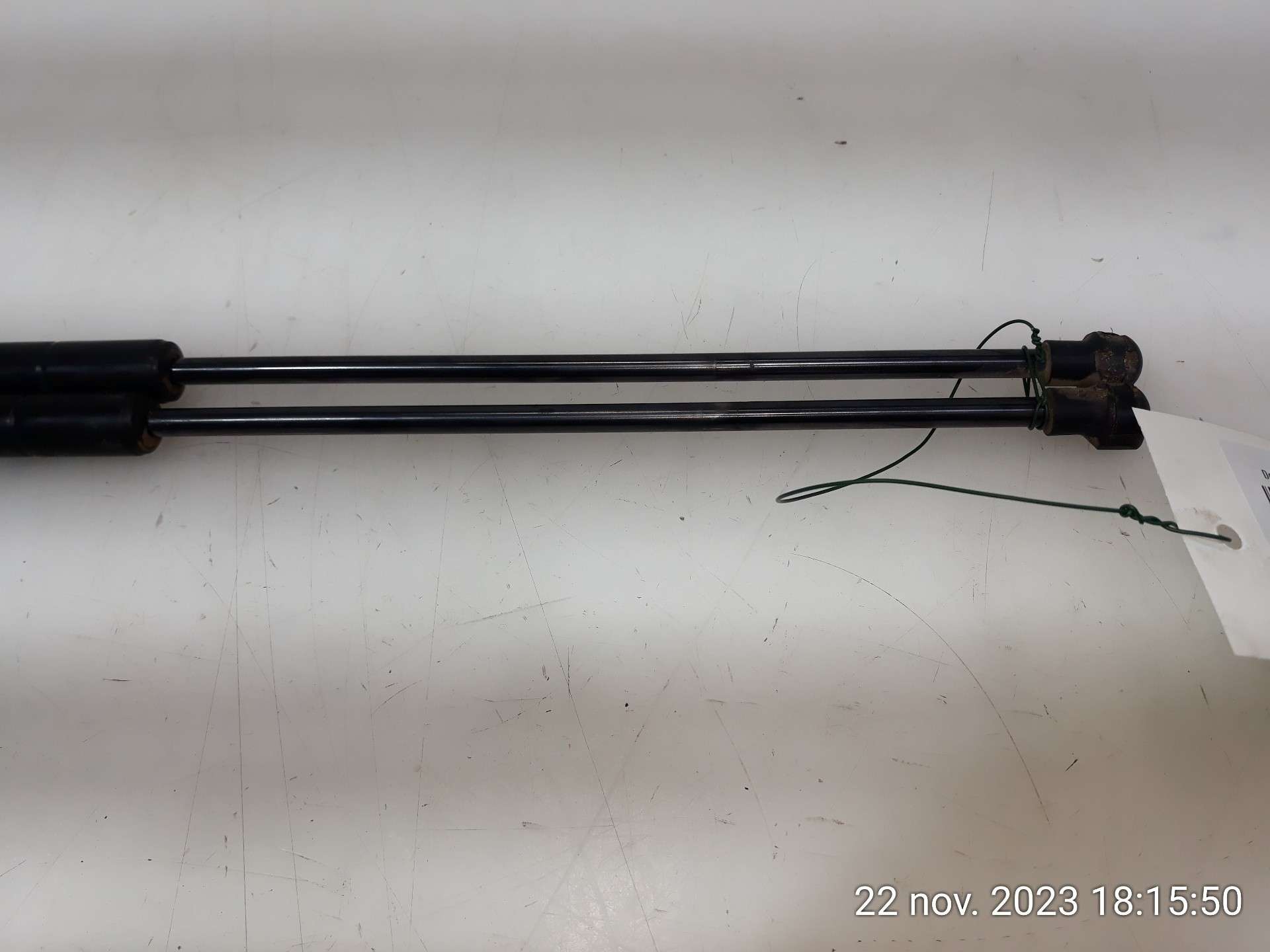 AMORTIGUADORES MALETERO / PORTON RENAULT KOLEOS 2008-2015 (904505599R 1572881)