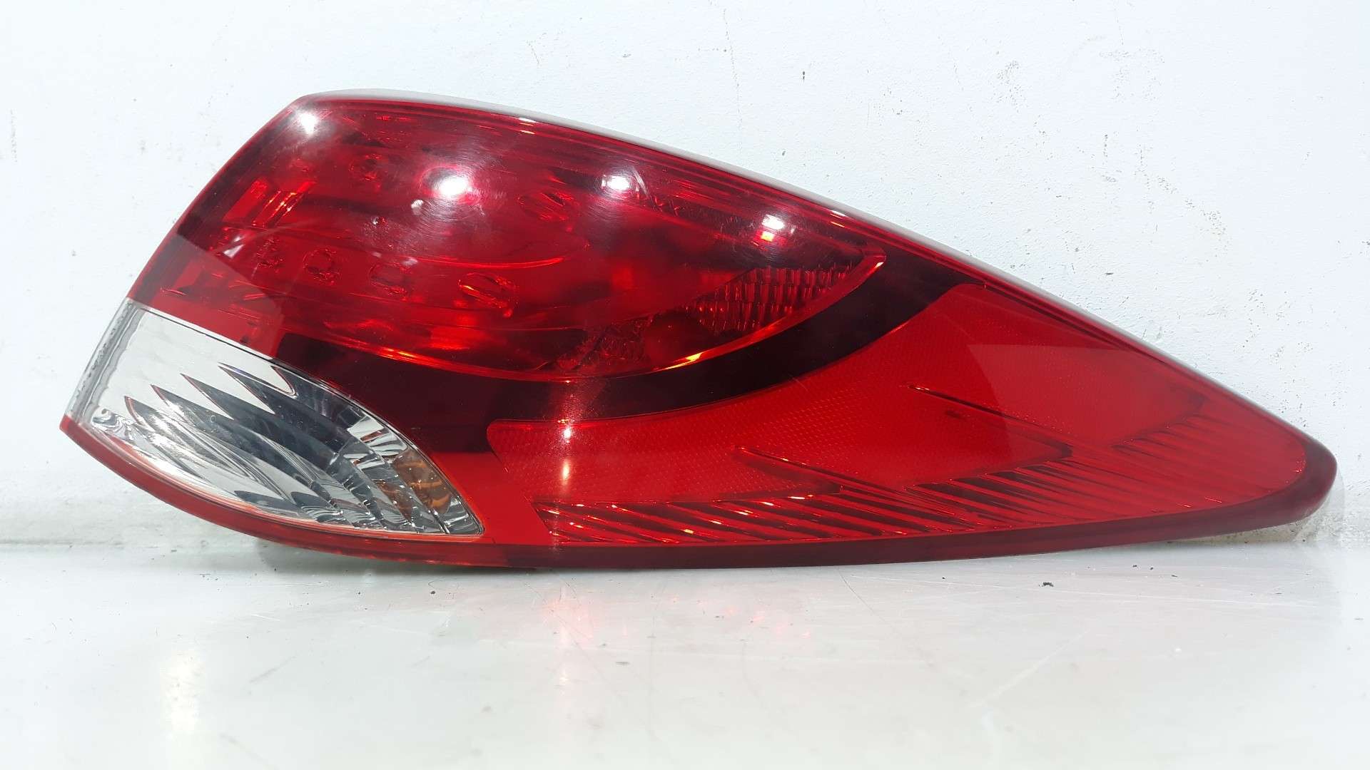 PILOTO TRASERO DERECHO HYUNDAI ix35 (LM, EL, ELH) 2009- (924022Y0 1573118)