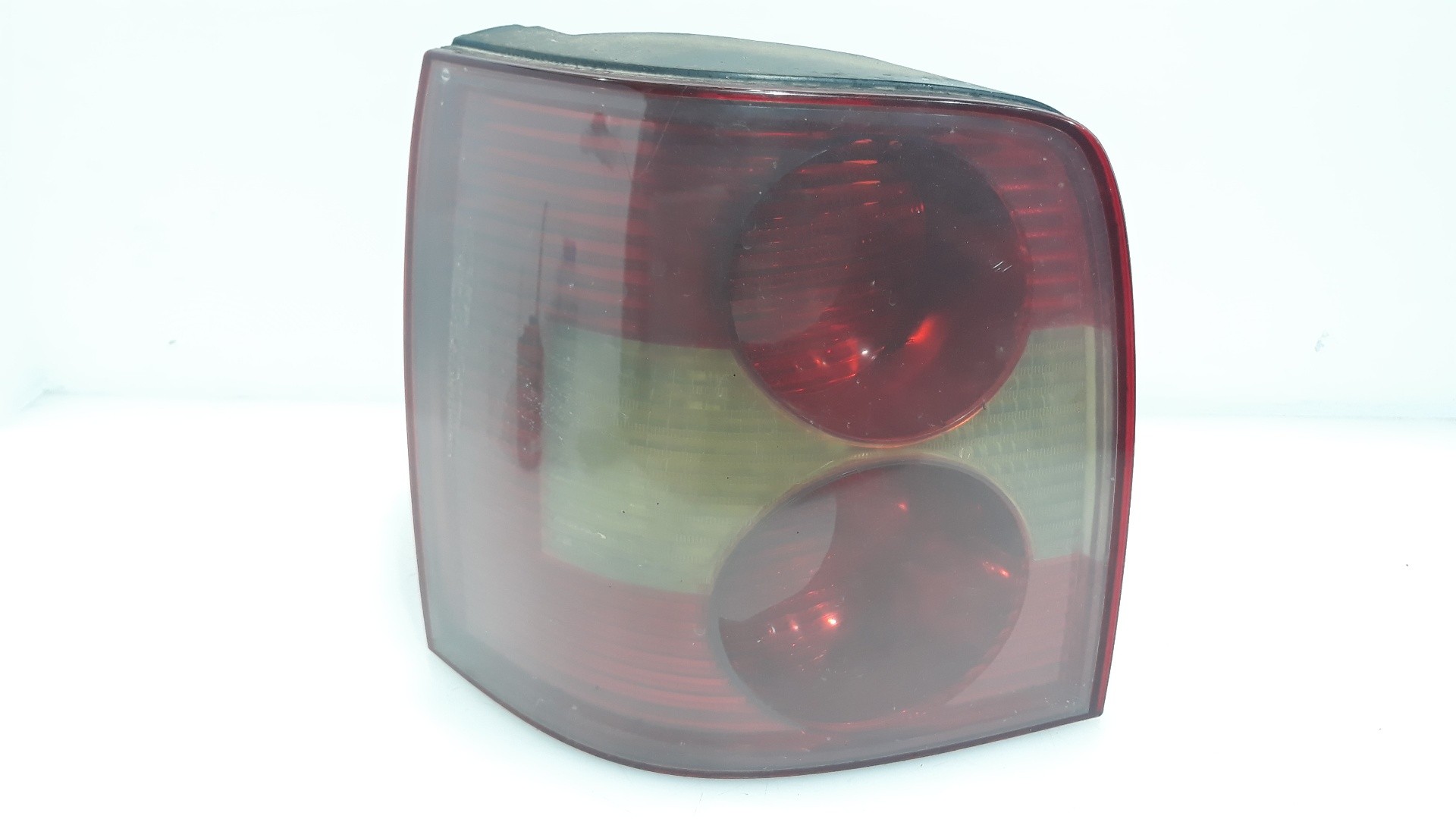 PILOTO TRASERO IZQUIERDO VOLKSWAGEN PASSAT VARIANT (3B6) 2000-2005 (3B9945095AA 1625681)