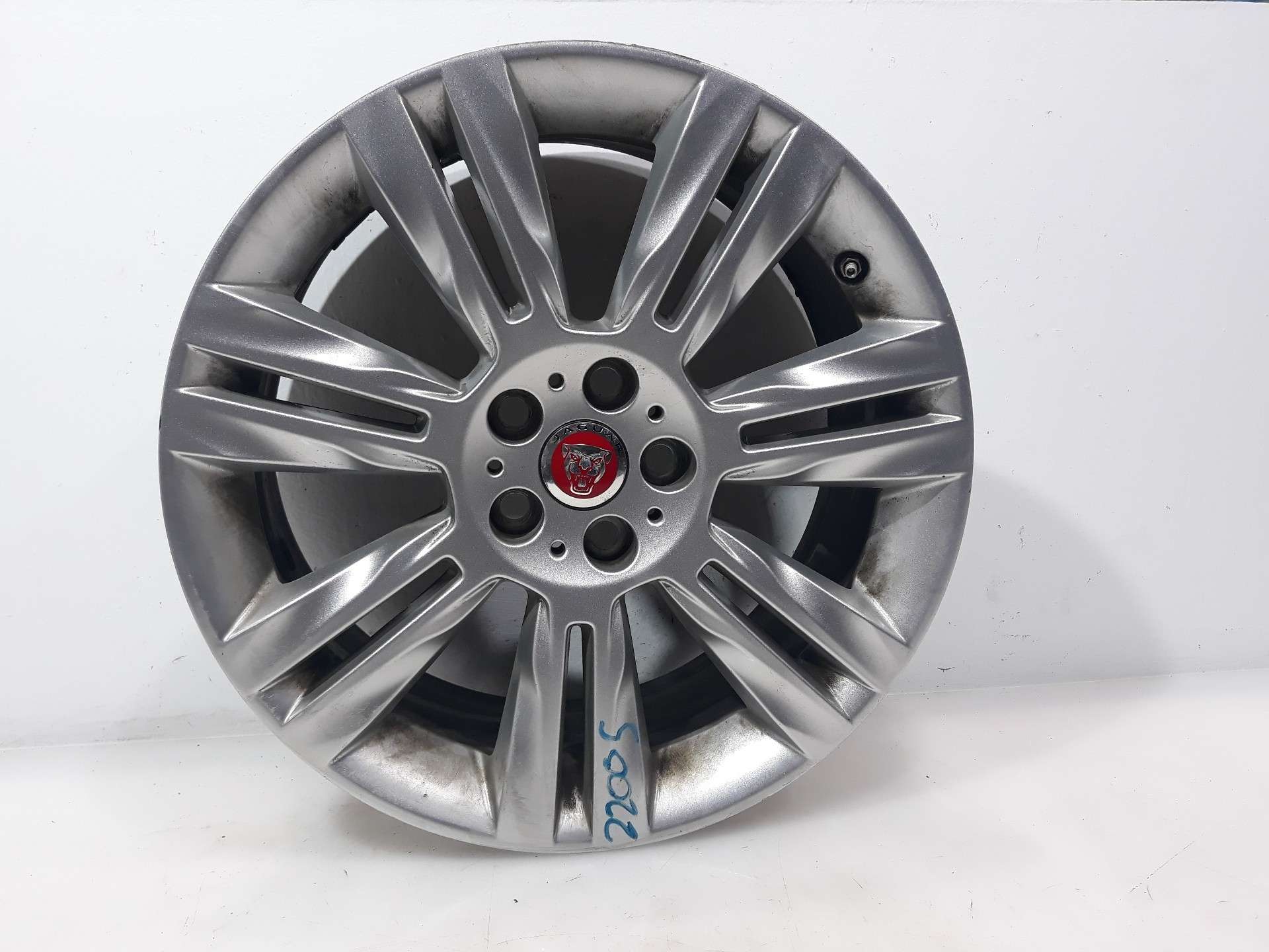 LLANTA JAGUAR XF II (X260) 2015- (T2H4952 1518496)