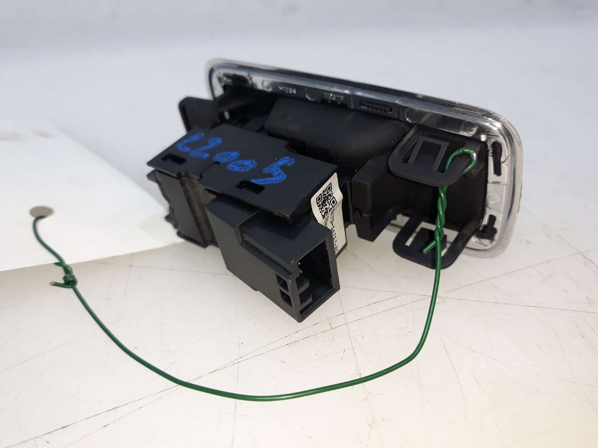 MANDO ELEVALUNAS TRASERO IZQUIERDO JAGUAR XF II (X260) 2015- (GX7314717AC 1518502)