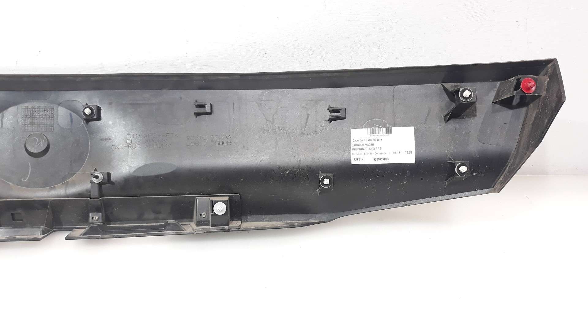 MOLDURAS TRASERAS NISSAN LEAF 2017- (908105SH0A 1626414)