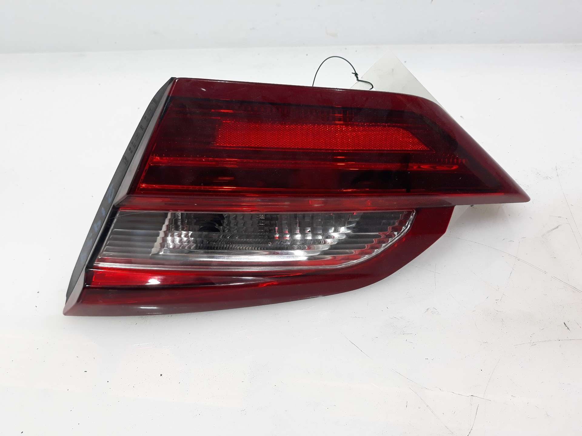 PILOTO TRASERO DERECHO INTERIOR FORD FIESTA (CE1) 2017- (H1BB13A602AK 1519914)