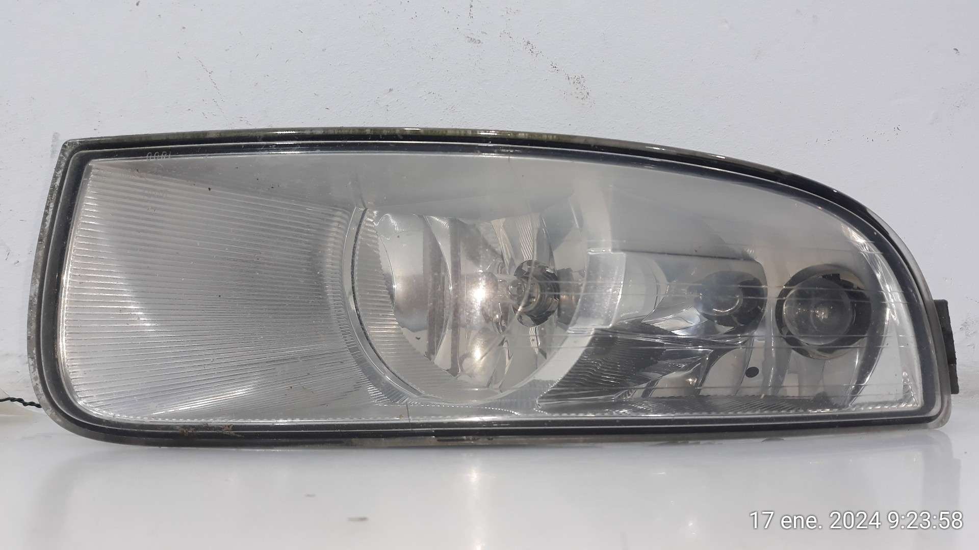 FARO ANTINIEBLA IZQUIERDO SKODA SUPERB COMBI (3T5) 2009-2015 (3T0941701A 1575860)