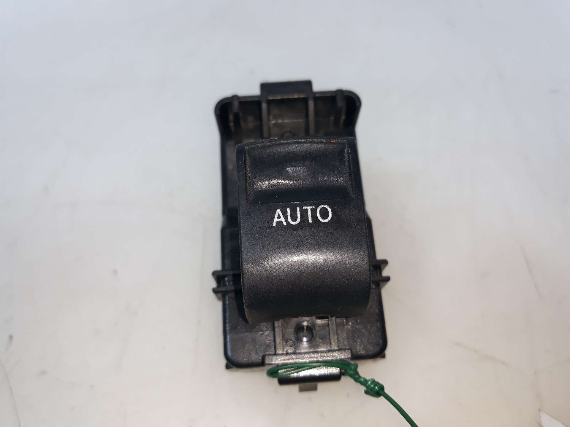 MANDO ELEVALUNAS DELANTERO DERECHO TOYOTA LAND CRUISER (J15) 2009-2017 (8481033120 1522829)