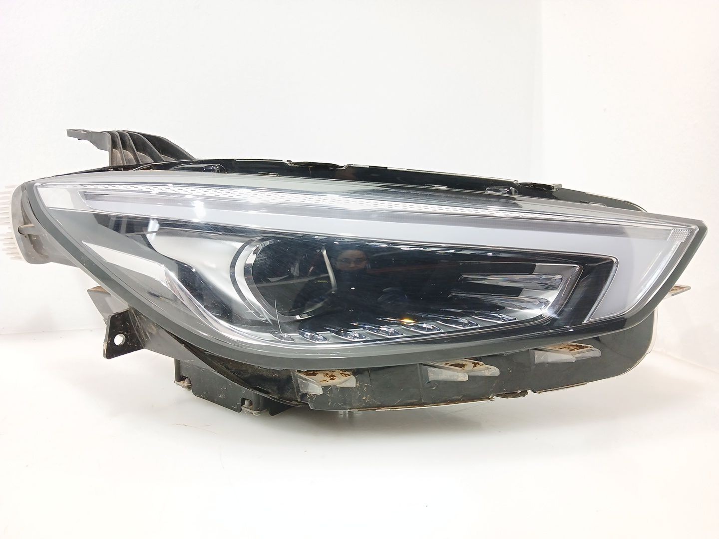 FARO DERECHO MG ZS SUV (AZS1) 2017- (11275386 1681791)