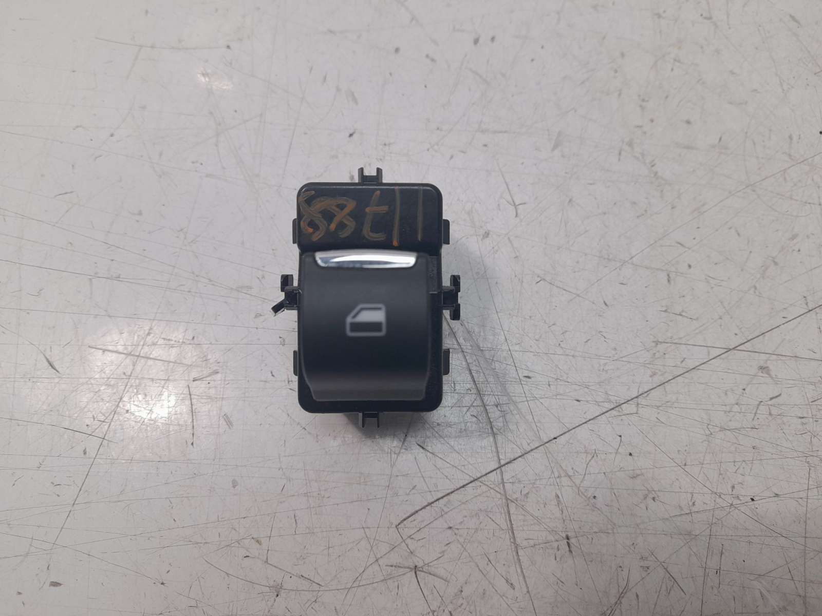 MANDO ELEVALUNAS TRASERO DERECHO DG9T14540BD3JA6 