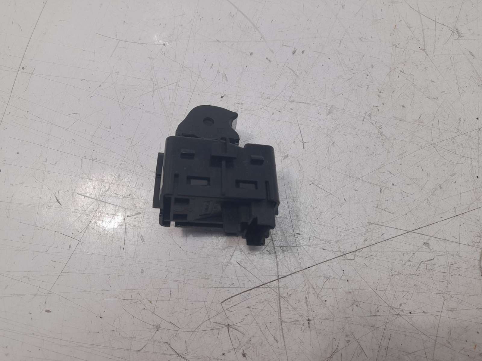 MANDO ELEVALUNAS TRASERO DERECHO DG9T14540BD3JA6 