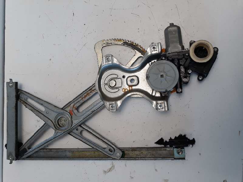 ELEVALUNAS DELANTERO IZQUIERDO TOYOTA YARIS 2008-2011 (698200D041 629018)