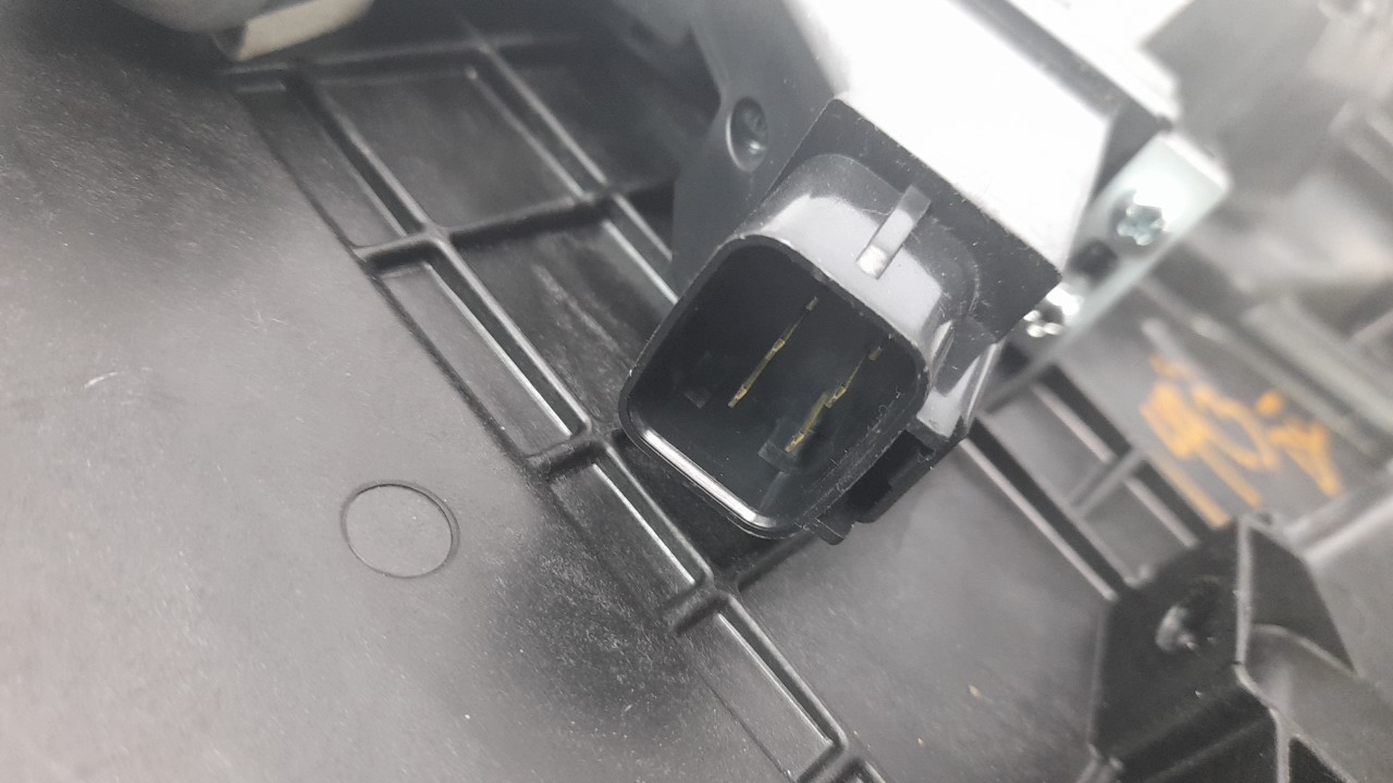 ELEVALUNAS DELANTERO IZQUIERDO KIA CARENS ( ) 2013- (82470A4260 1299755)