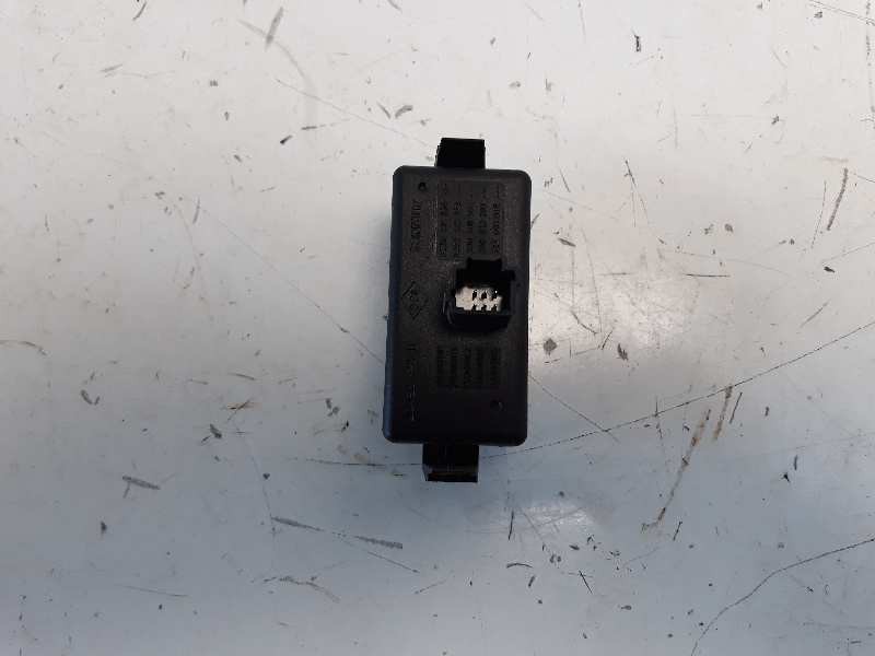 WARNING RENAULT MEGANE III BERLINA 5 P 2008-2016 (8200214896 631622)