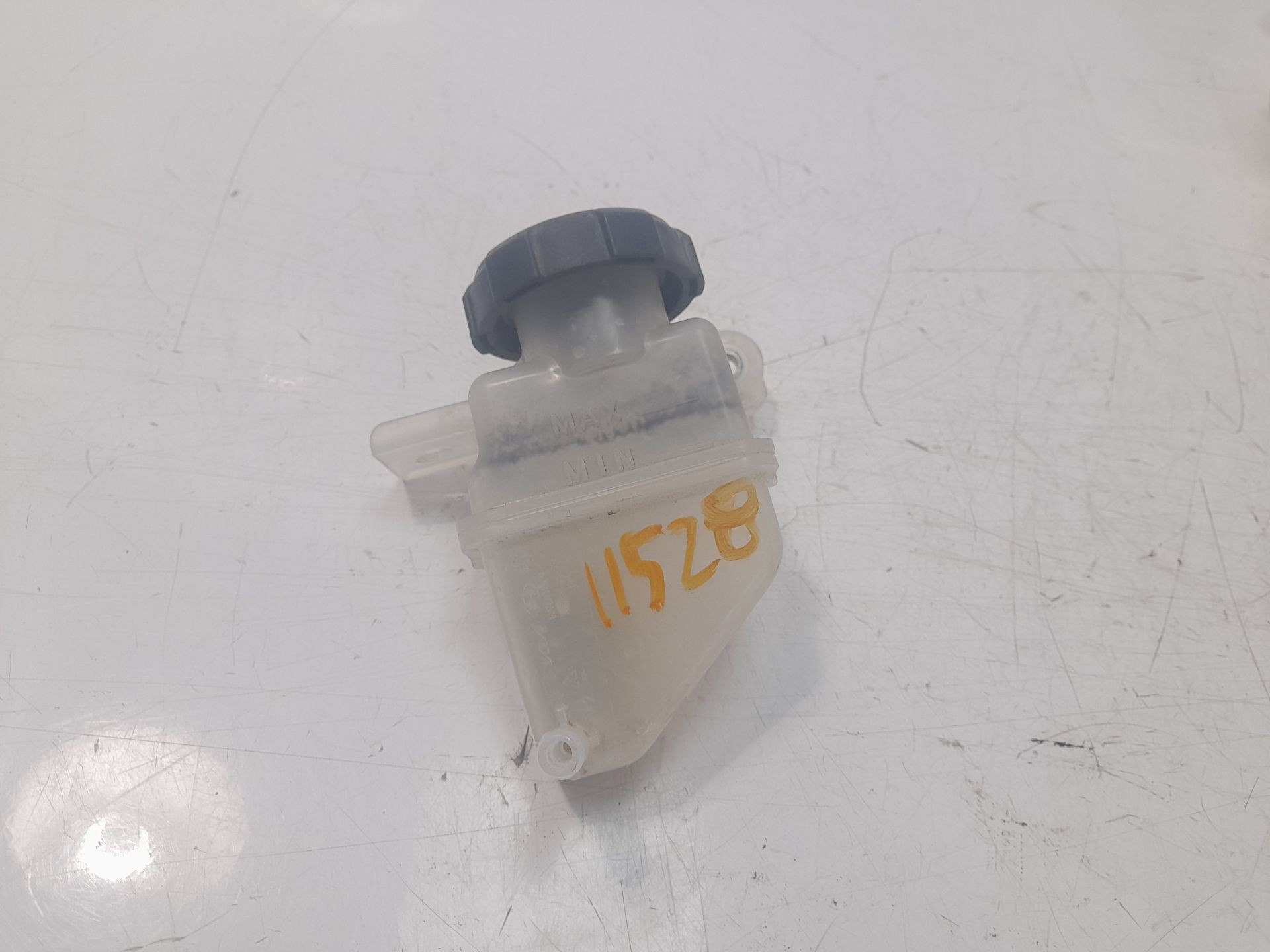 DEPOSITO SERVO KIA NIRO 2016- (410662B210 1459691)