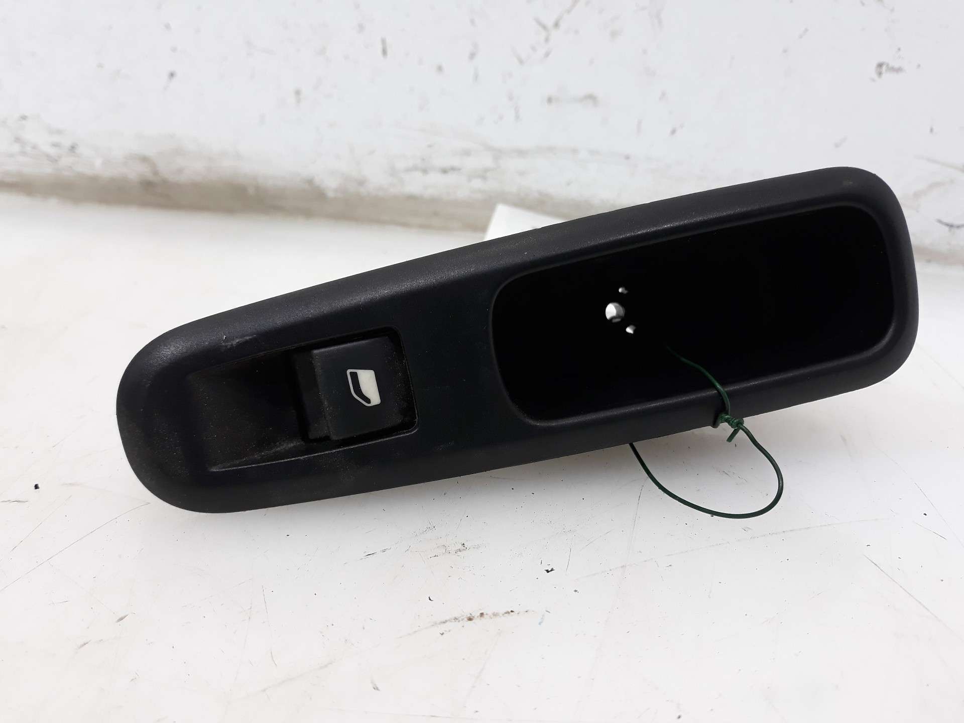 MANDO ELEVALUNAS TRASERO IZQUIERDO PEUGEOT 5008 2009-2017 (9666229ZD 1523913)