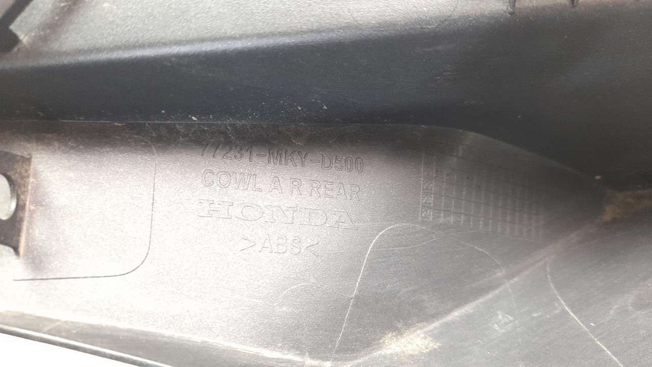 MOLDURA HONDA CB 650R 2018- (77231MKYD500 1276809)