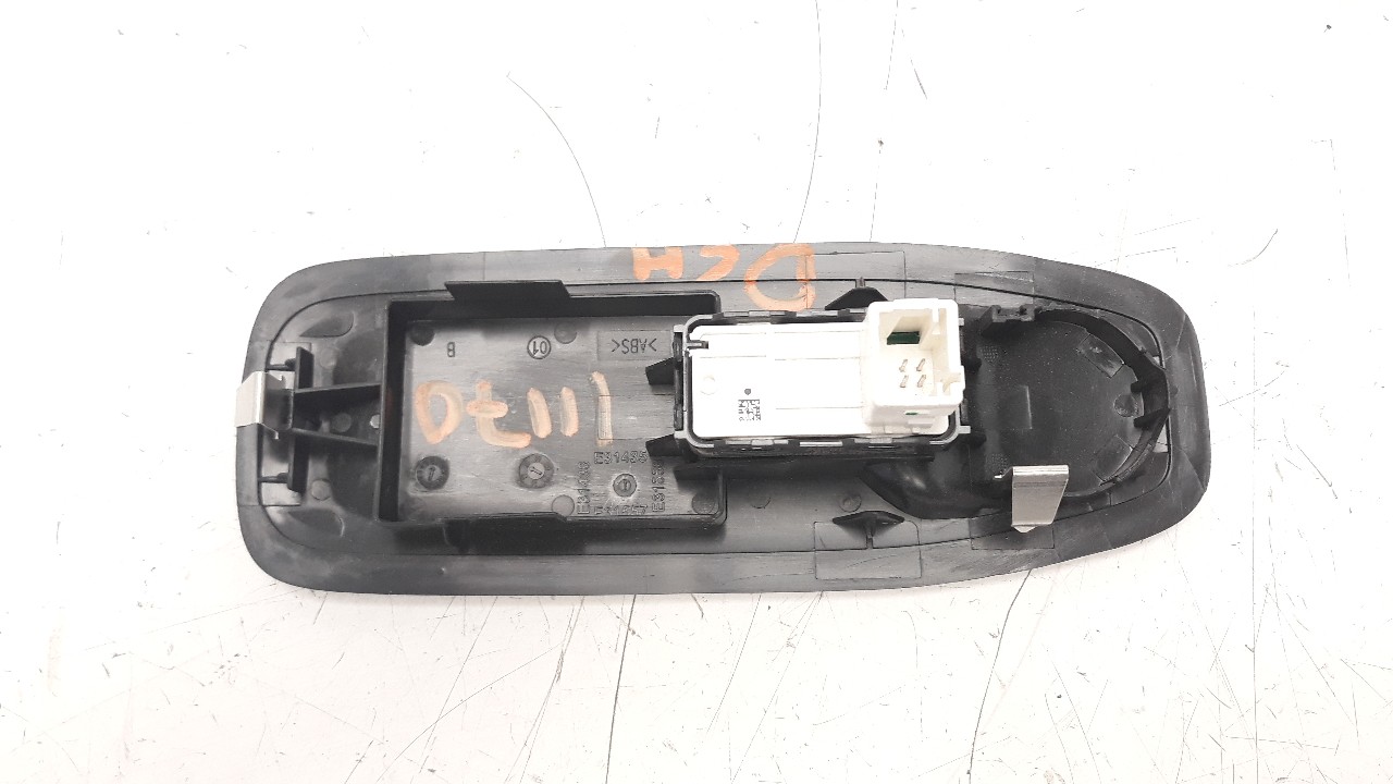 MANDO ELEVALUNAS DELANTERO DERECHO 98242560ZD IAF140107 