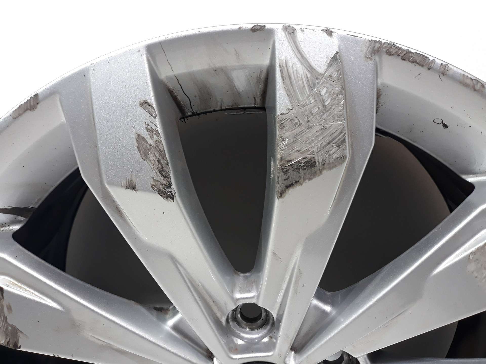 LLANTA VOLKSWAGEN T-ROC 2017- (2GA601025A8Z8 1535389)