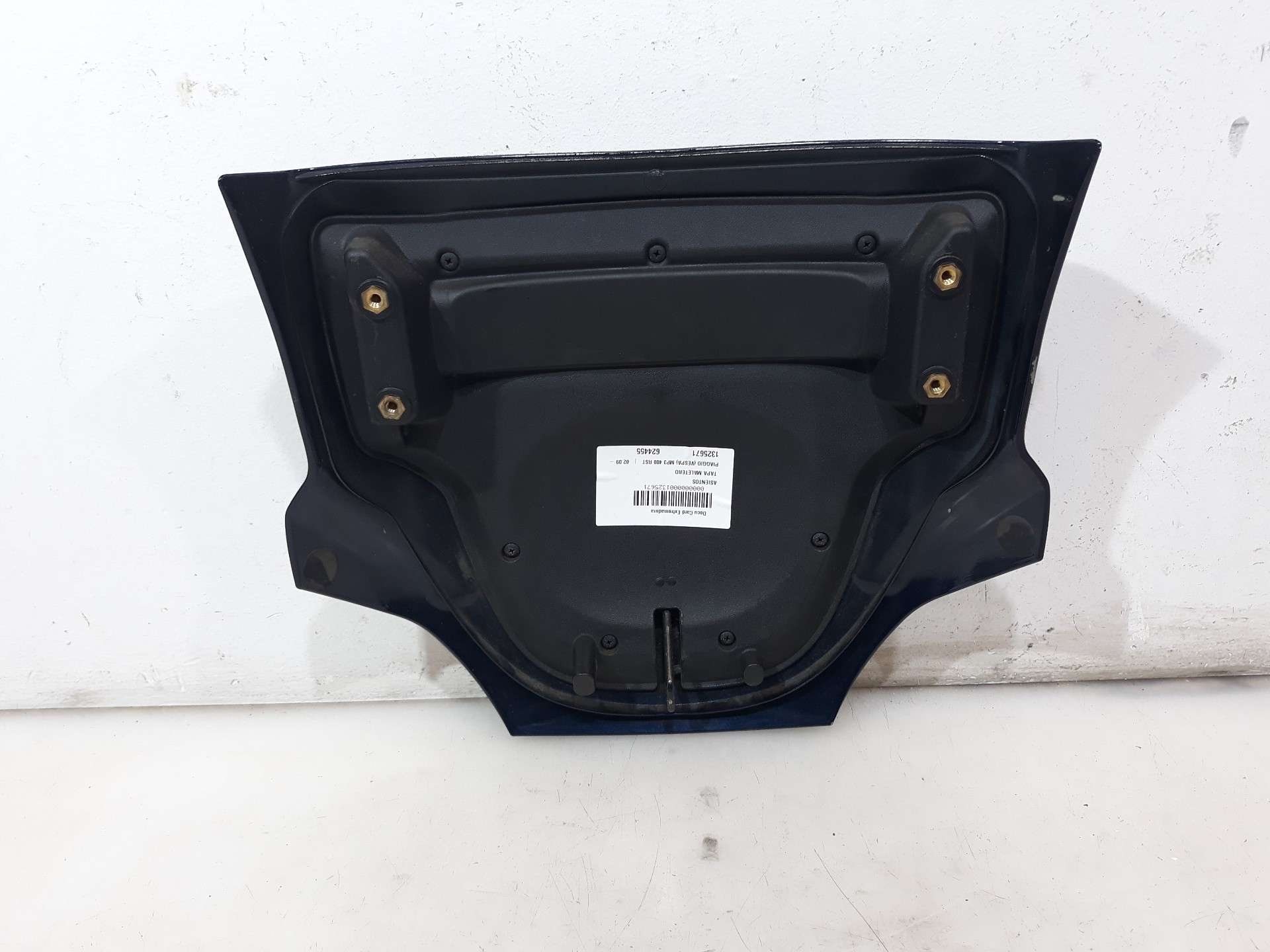 TAPA MALETERO PIAGGIO MP3 - (624455 1325671)