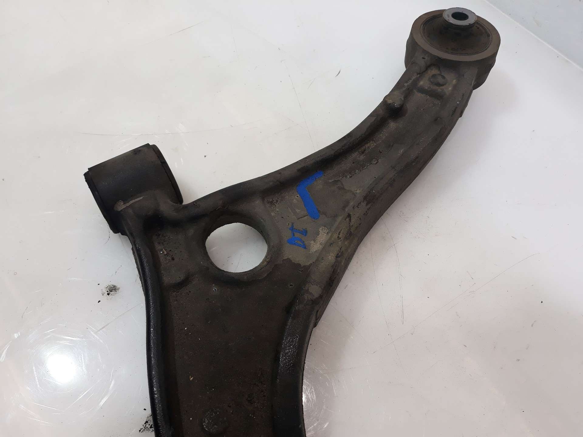 BRAZO SUSPENSION INFERIOR DELANTERO IZQUIERDO RENAULT MASTER KASTEN 2010- (8200688871 1524968)