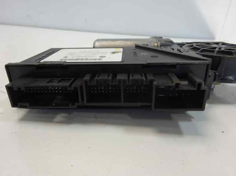 MOTOR ELEVALUNAS DELANTERO DERECHO VOLKSWAGEN TOUAREG (7LA) 2002-2007 (3D1959792B 553312)