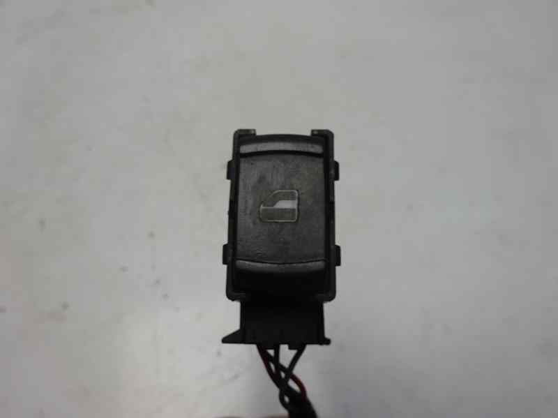 MANDO ELEVALUNAS DELANTERO DERECHO 3B0959855B 