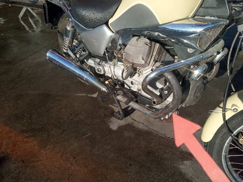 COLECTOR ESCAPE GUZZI NEVADA 2005-2007 (GU31120764 946192)