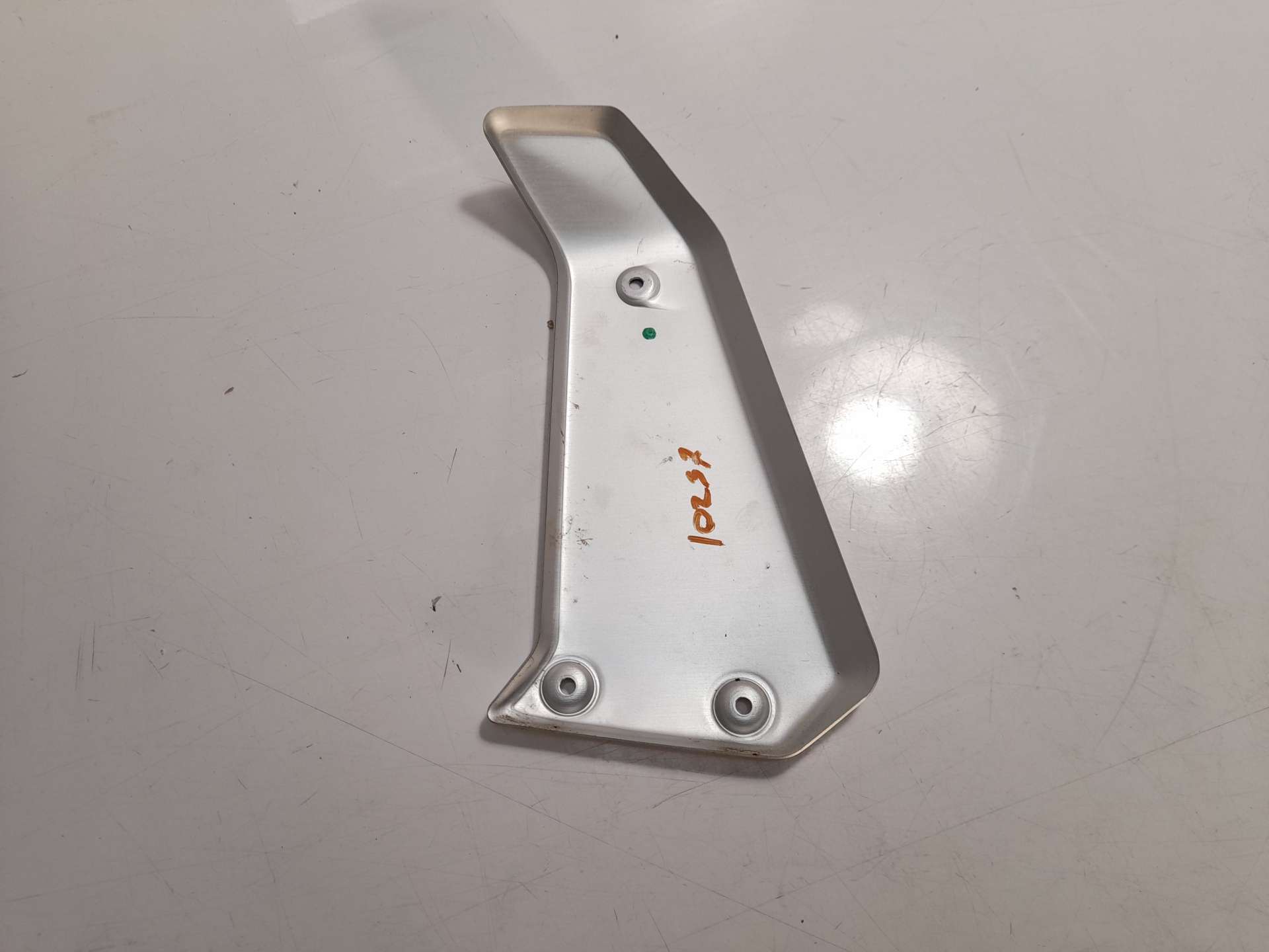 MOLDURA DUCATI SCRAMBLER 1100 2017- (4601G101AA 1007617)