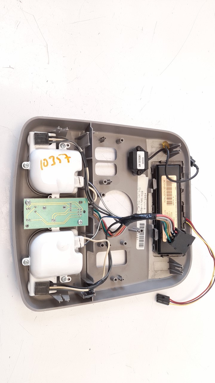 LUZ INTERIOR CADILLAC SRX 2004-2007 (4501705N2B 1039503)