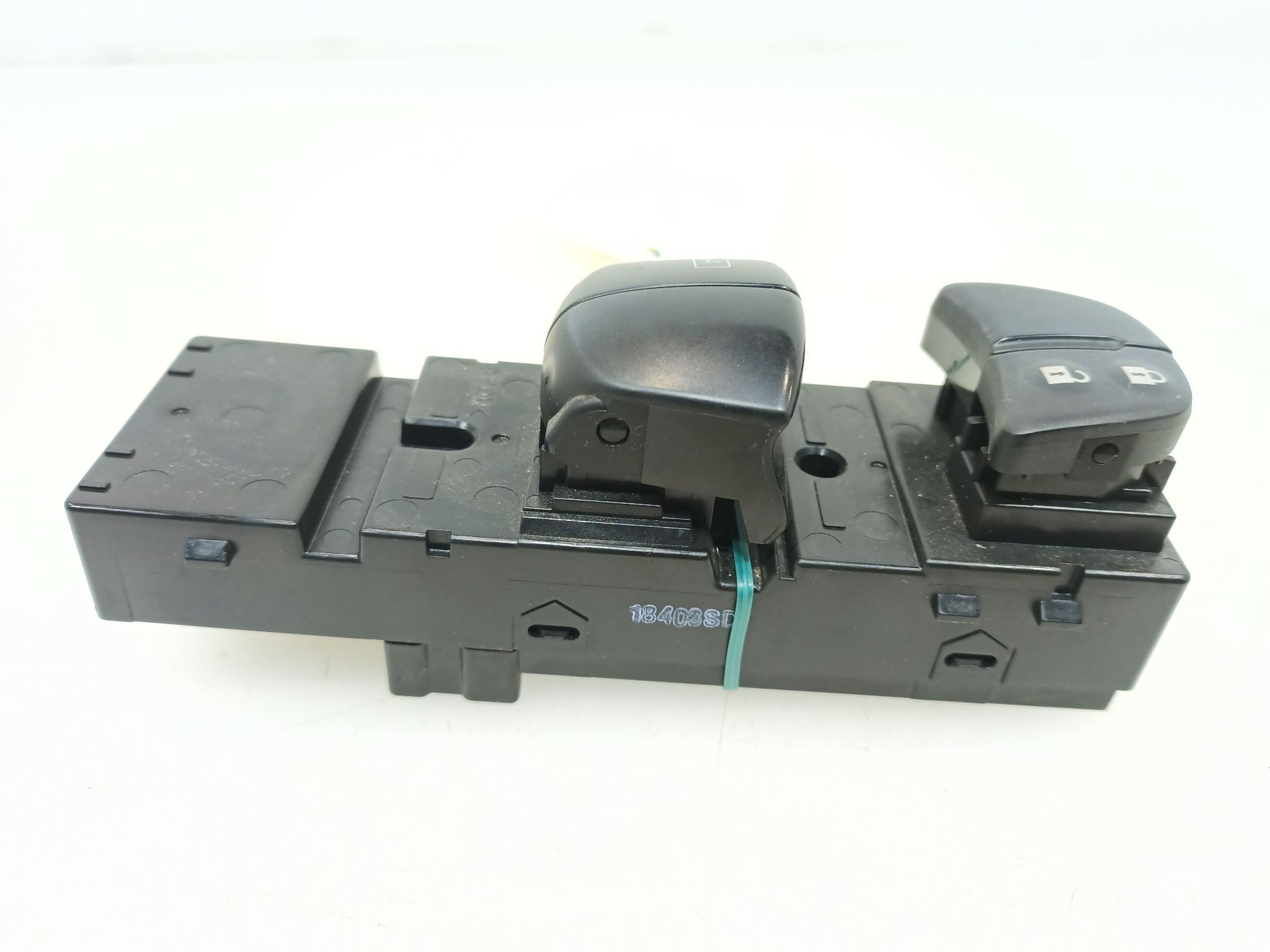 MANDO ELEVALUNAS DELANTERO IZQUIERDO NISSAN MICRA V (K14) 2016- (254015FA0A 1690076)