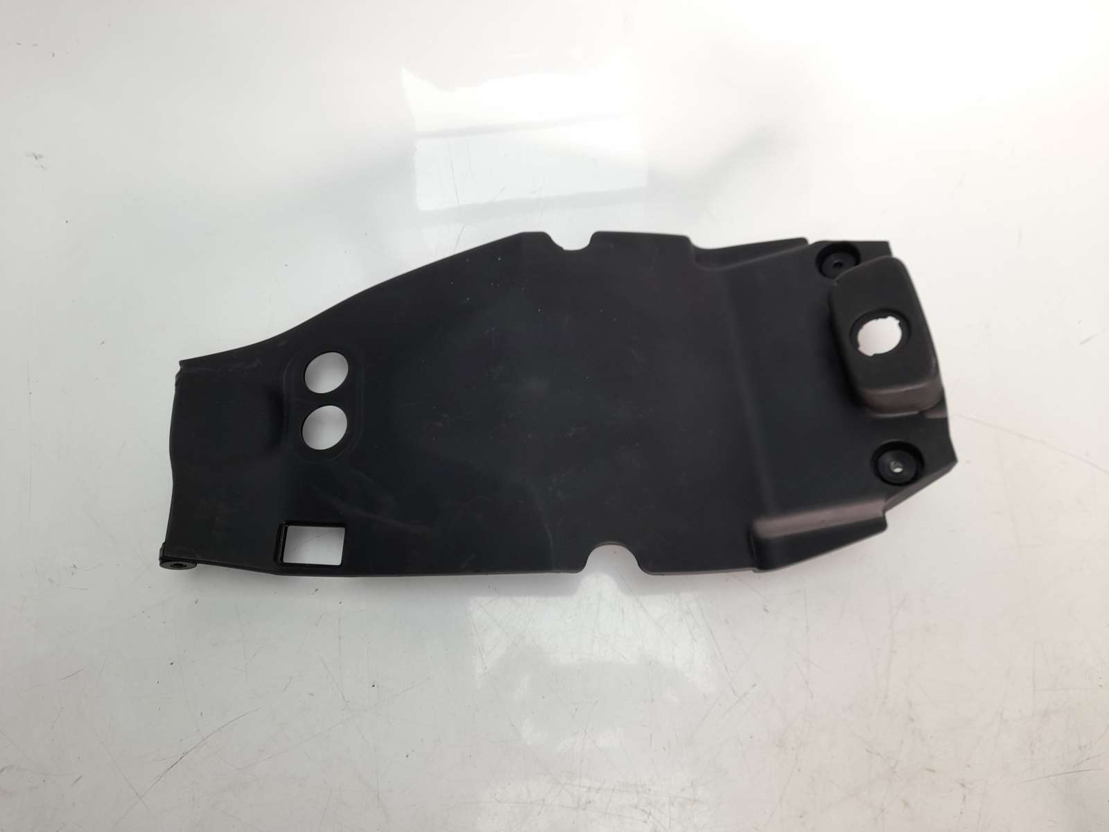 GUARDABARROS TRASERO 4601G071A 