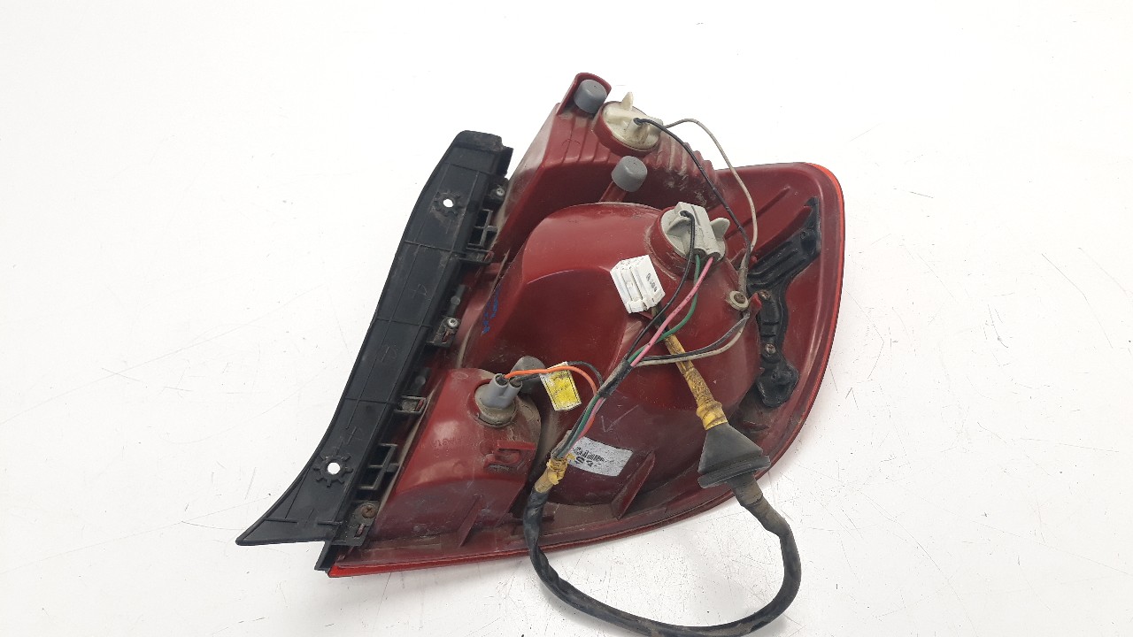 PILOTO TRASERO IZQUIERDO 92401257 108401353 HN10184174