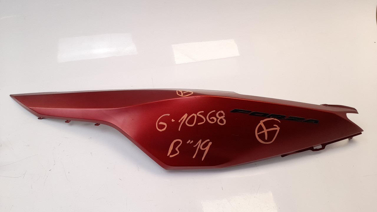 MOLDURA HONDA FORZA 125 2018- (83600K0BT000 1091131)