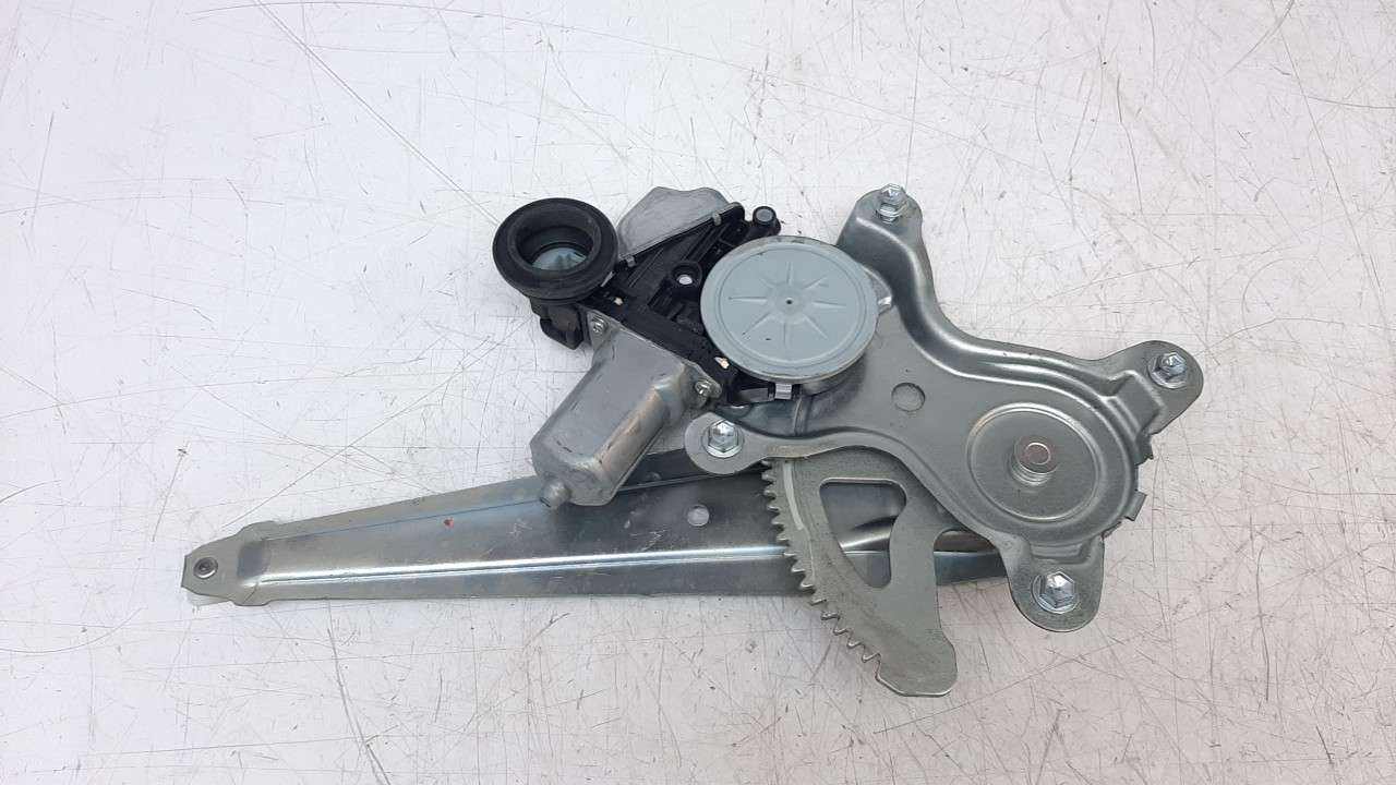 ELEVALUNAS TRASERO DERECHO LEXUS IS 2013- (6980333050 1135532)