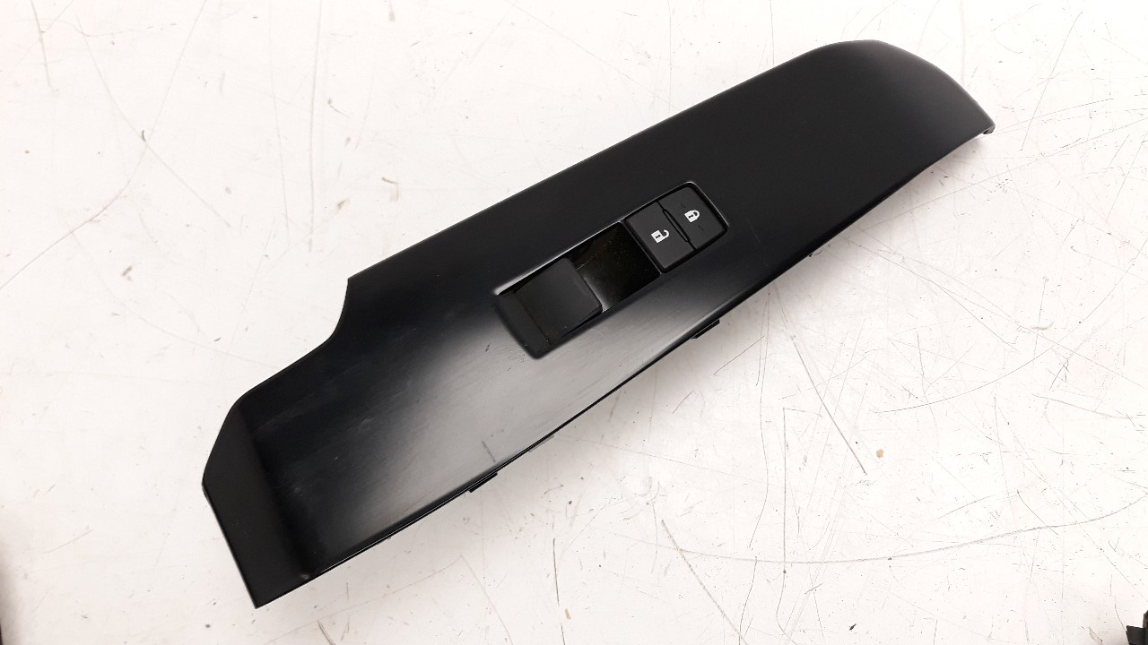 MANDO ELEVALUNAS DELANTERO DERECHO 8481030180 