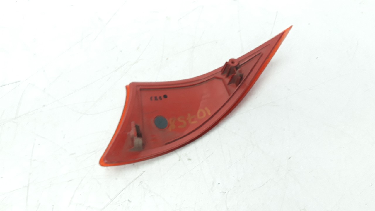 PILOTO TRASERO DERECHO PARAGOLPES LEXUS IS 2013- (8191053050 1135602)