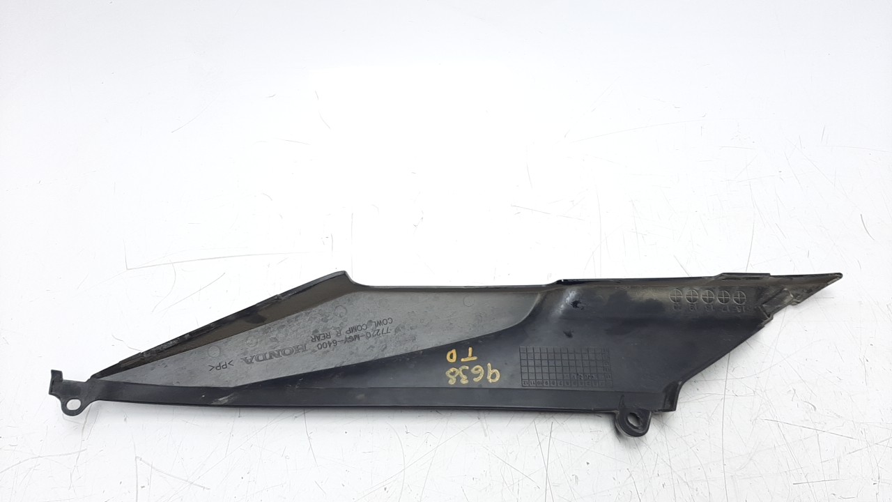 MOLDURA HONDA VFR800X CROSSRUNNER 2015- (77220MGY6400 1141542)