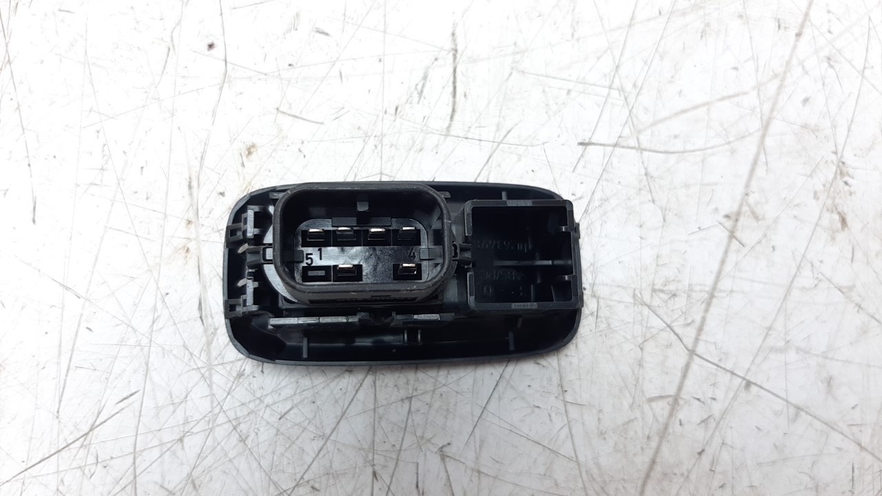 MANDO ELEVALUNAS TRASERO DERECHO REF 